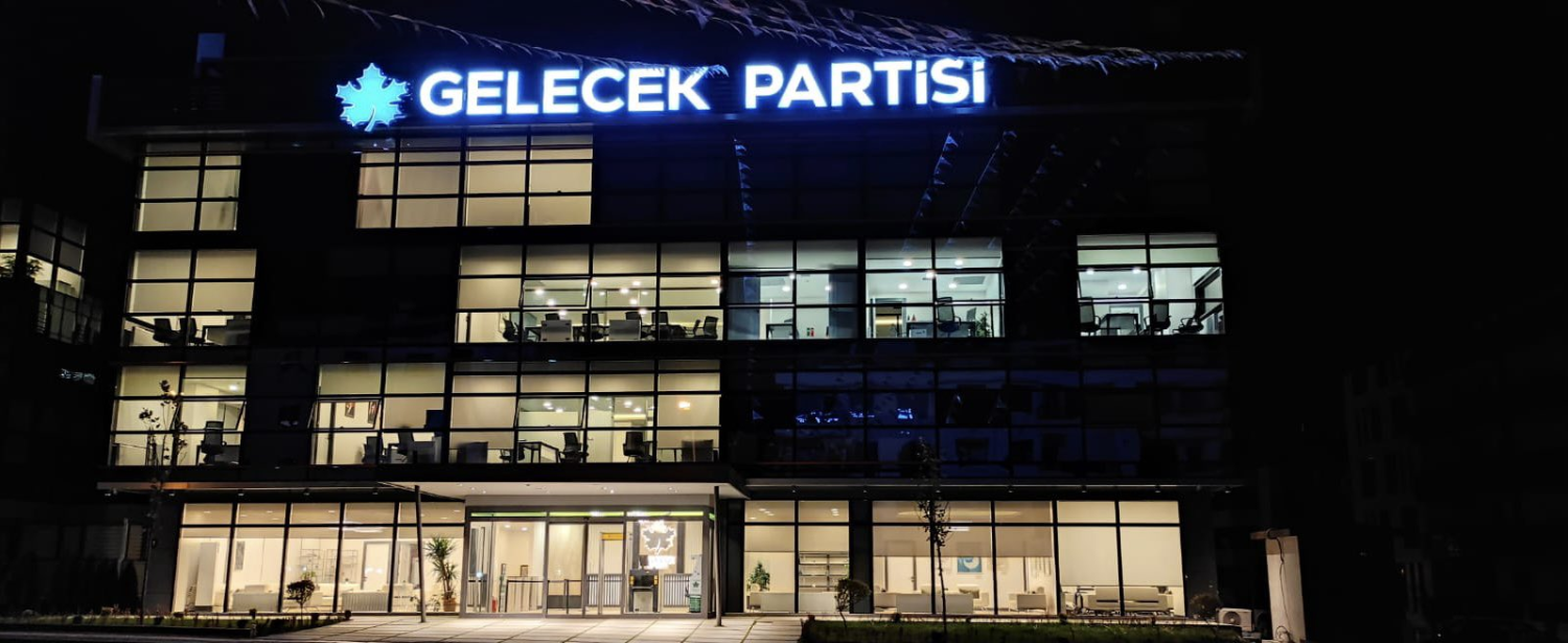 Gelecek Partisi'nde iki istifa kararı